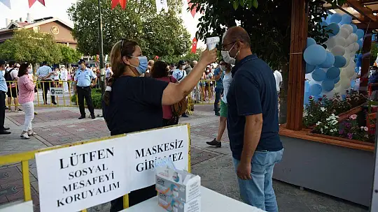 GÖCEK'TE HALUK LEVENT RÜZGARI ESTİ