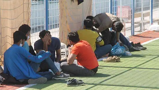 Fethiye'de ormanlık alanda 54 kaçak göçmen yakalandı