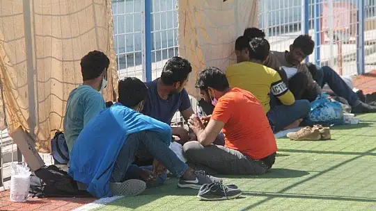 Fethiye'de ormanlık alanda 54 kaçak göçmen yakalandı