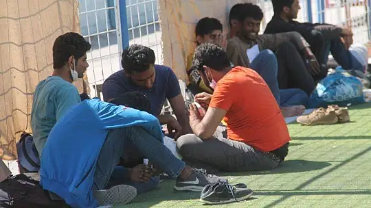 Fethiye'de ormanlık alanda 54 kaçak göçmen yakalandı