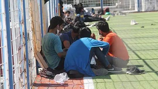 Fethiye'de ormanlık alanda 54 kaçak göçmen yakalandı