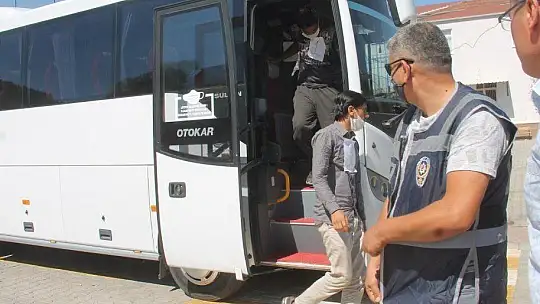 Fethiye'de ormanlık alanda 54 kaçak göçmen yakalandı