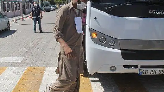 Fethiye'de ormanlık alanda 54 kaçak göçmen yakalandı