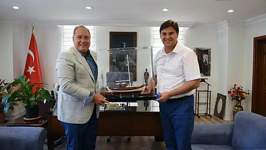 Hayırsever İş İnsanından Karaca'ya Ziyaret