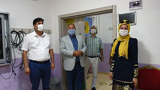 Hayırsever İş İnsanından Karaca'ya Ziyaret