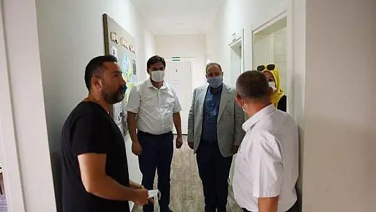 Hayırsever İş İnsanından Karaca'ya Ziyaret