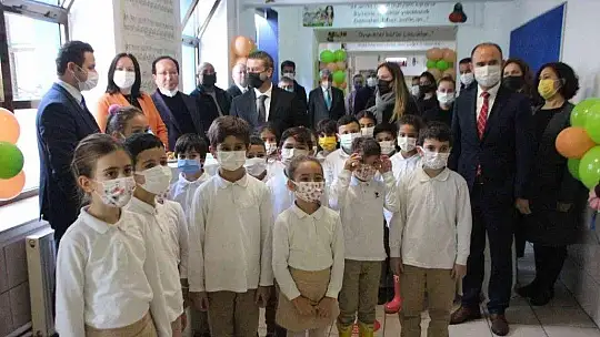 Hayırsever vatandaştan Atatürk İlkokulu'na kütüphane desteği
