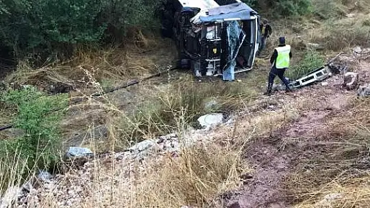 Fethiye'ye gelen otobüs şarampole uçtu