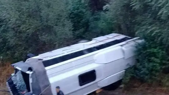 Fethiye'ye gelen otobüs şarampole uçtu