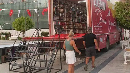 Edebiyat Otobüsü'nün ilk durağı Fethiye