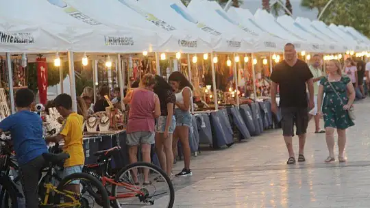 Stantlar haftada 2 gün kurulmaya devam ediyor