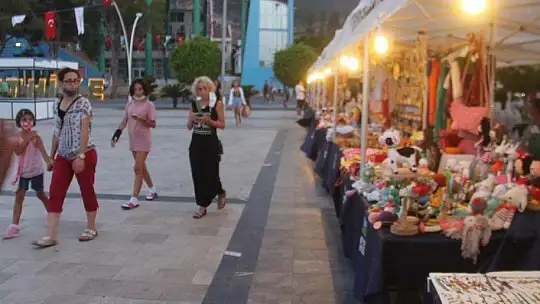 Stantlar haftada 2 gün kurulmaya devam ediyor