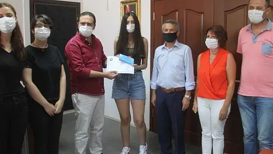 Başarılı Öğrenciler Altınla Ödüllendirildi