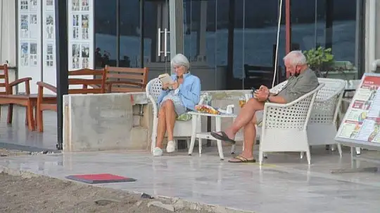 Sahiller turistlere ve hayvanlara kaldı