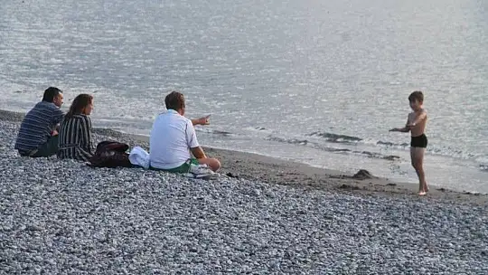 Sahiller turistlere ve hayvanlara kaldı