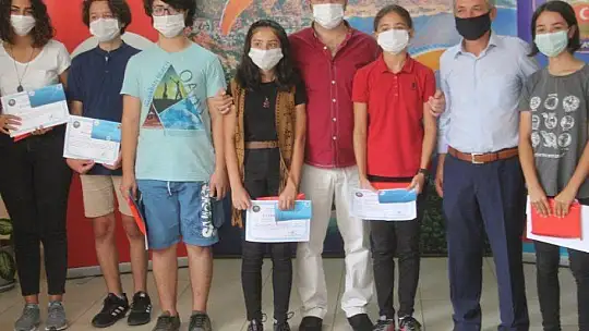 Başarılı Öğrenciler Altınla Ödüllendirildi