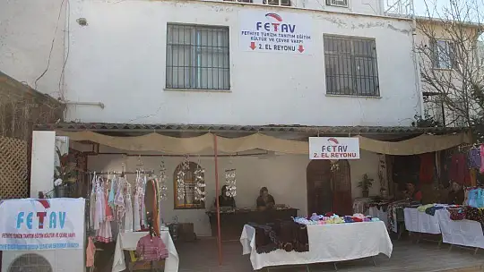 200 öğrenciye burs sağlıyorlar