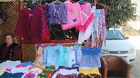 200 öğrenciye burs sağlıyorlar