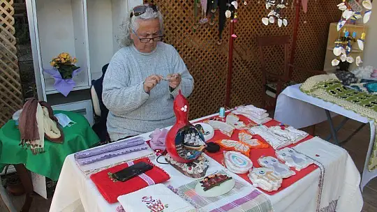 200 öğrenciye burs sağlıyorlar