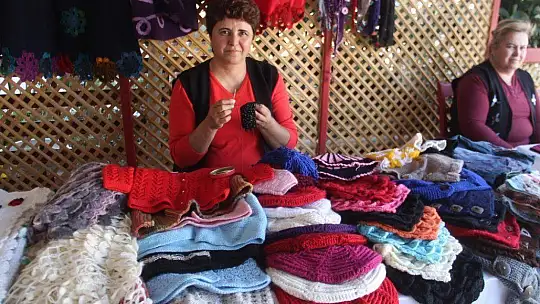 200 öğrenciye burs sağlıyorlar