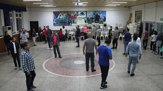 Fethiye Halk Eğitimin gece kursları da yoğun