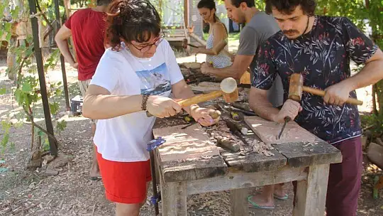 BU KAMPTA SANAT VE DOĞA İÇ İÇE