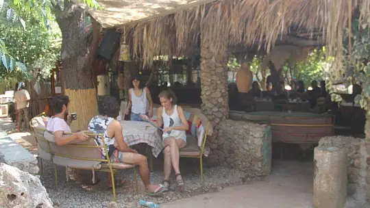 BU KAMPTA SANAT VE DOĞA İÇ İÇE