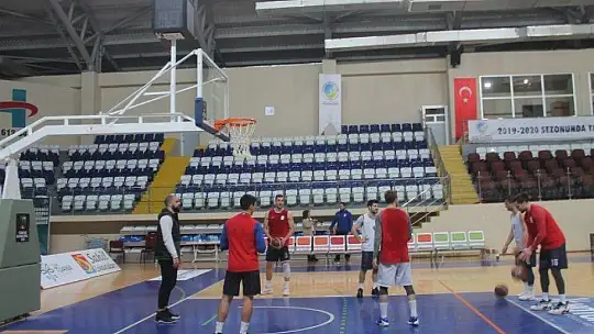 Beşiktaş taraftarlarından atkı kampanyasına destek 