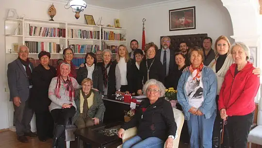 Christmas pazarı Fethiye'yi canlandırdı