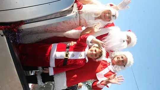 Christmas pazarı Fethiye'yi canlandırdı