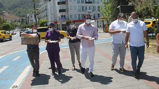 FETHİYE'DE KAYMAKAMDAN MASKE DENETLEMESİ