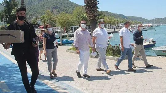 FETHİYE'DE KAYMAKAMDAN MASKE DENETLEMESİ