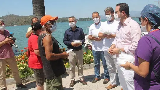 FETHİYE'DE KAYMAKAMDAN MASKE DENETLEMESİ
