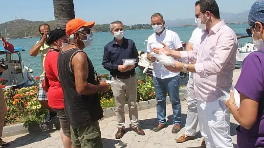 FETHİYE'DE KAYMAKAMDAN MASKE DENETLEMESİ