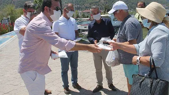 FETHİYE'DE KAYMAKAMDAN MASKE DENETLEMESİ