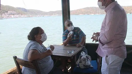 FETHİYE'DE KAYMAKAMDAN MASKE DENETLEMESİ
