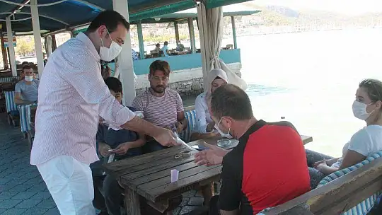 FETHİYE'DE KAYMAKAMDAN MASKE DENETLEMESİ