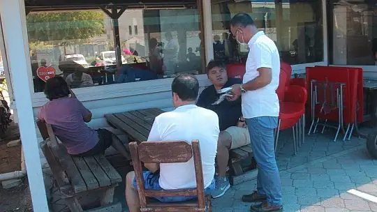 FETHİYE'DE KAYMAKAMDAN MASKE DENETLEMESİ