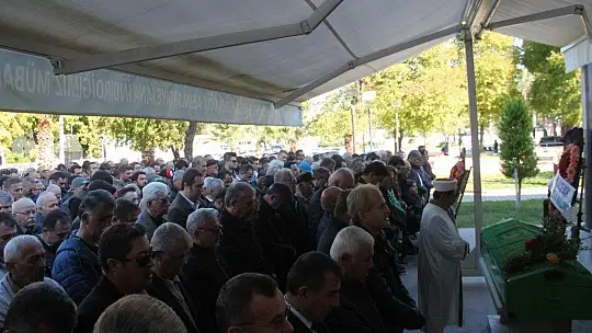 Son yolculuğuna dualarla uğurlandı