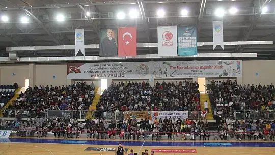 Lider Samsun engelini de aştı 82-72