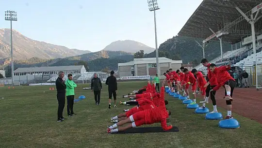 Soydemir'den baklava sürprizi