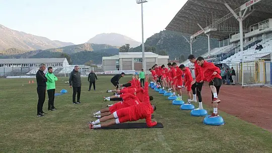 Soydemir'den baklava sürprizi