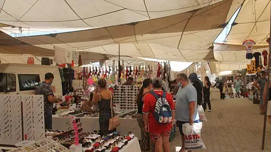 Salı Pazarı'nda turist bereketi