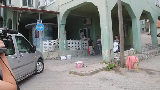 ALTINDAN YOL GEÇEN TEK CAMİ