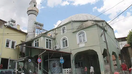 ALTINDAN YOL GEÇEN TEK CAMİ