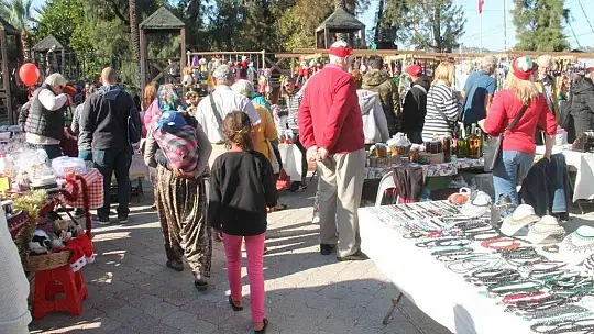 Christmas kermesinin geliri öğrencilere burs olacak
