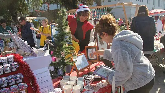Christmas kermesinin geliri öğrencilere burs olacak