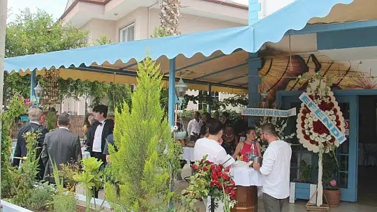 ÜNLÜ PROFESÖR FETHİYE'DE DÜNYA EVİNE GİRDİ 