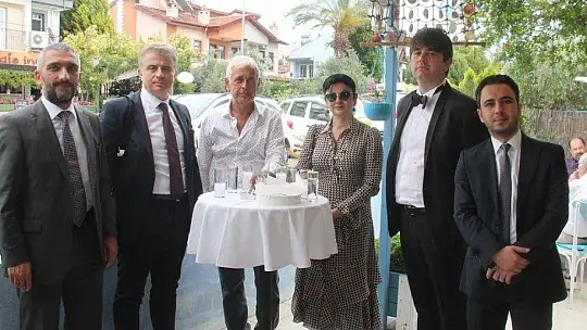 ÜNLÜ PROFESÖR FETHİYE'DE DÜNYA EVİNE GİRDİ 