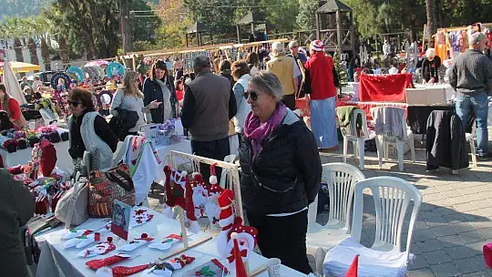 Christmas kermesinin geliri öğrencilere burs olacak